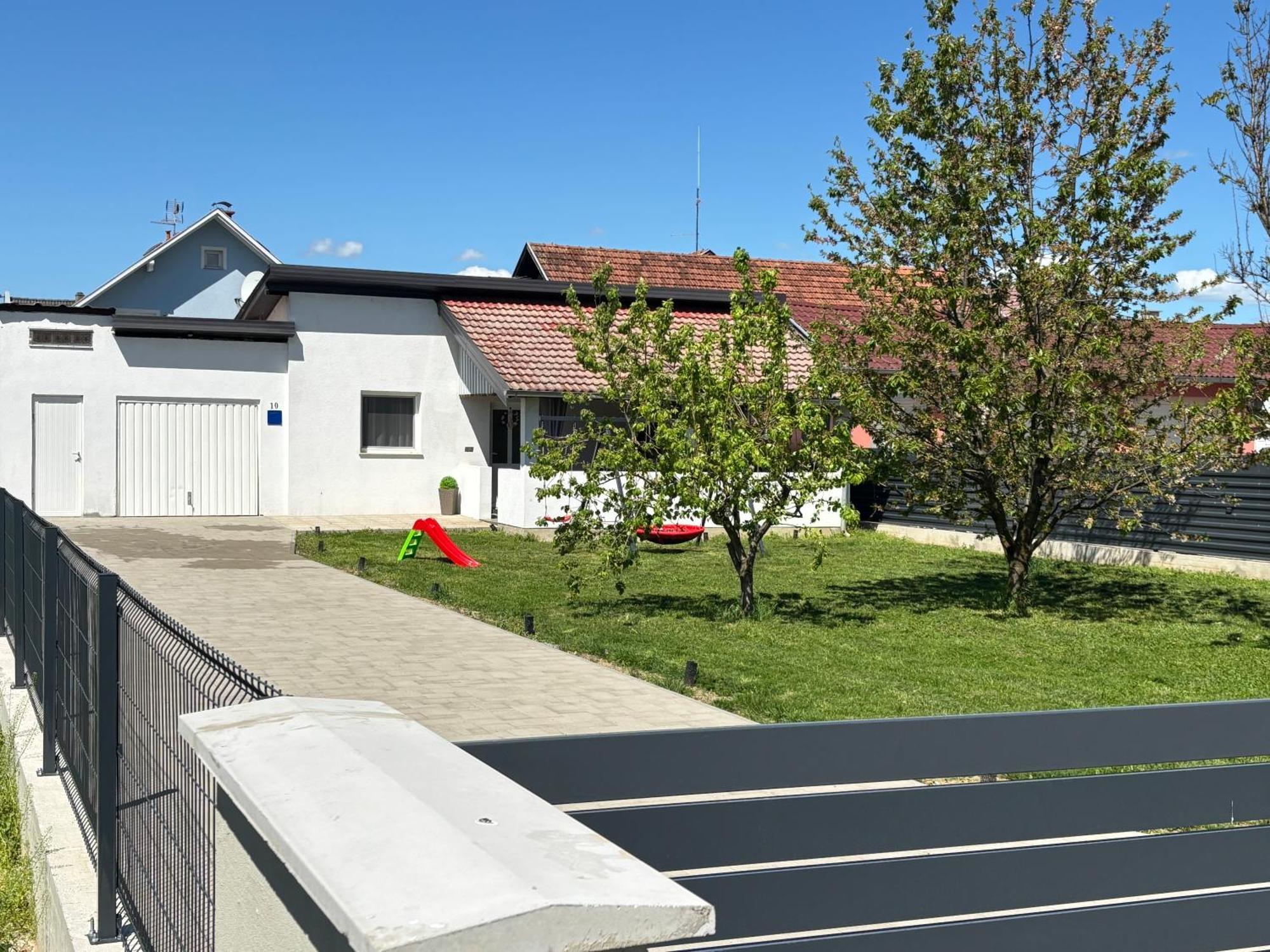 Kod Dide - Entry With Pin 0-24H Apartamento Slavonski Brod Exterior foto